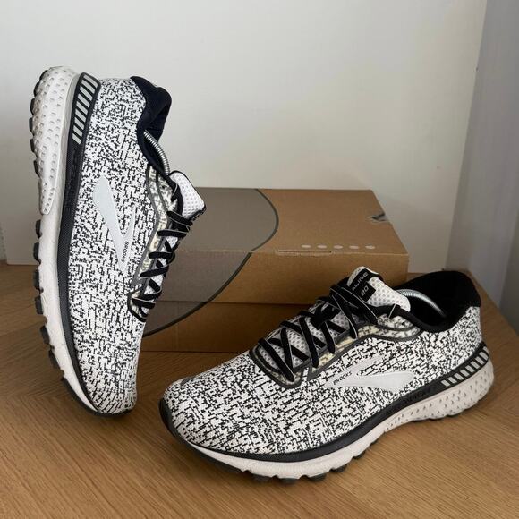 Brooks Adrenaline 20 Black/White Women Running Sneakers - SZ 11 - Picture 10 of 12